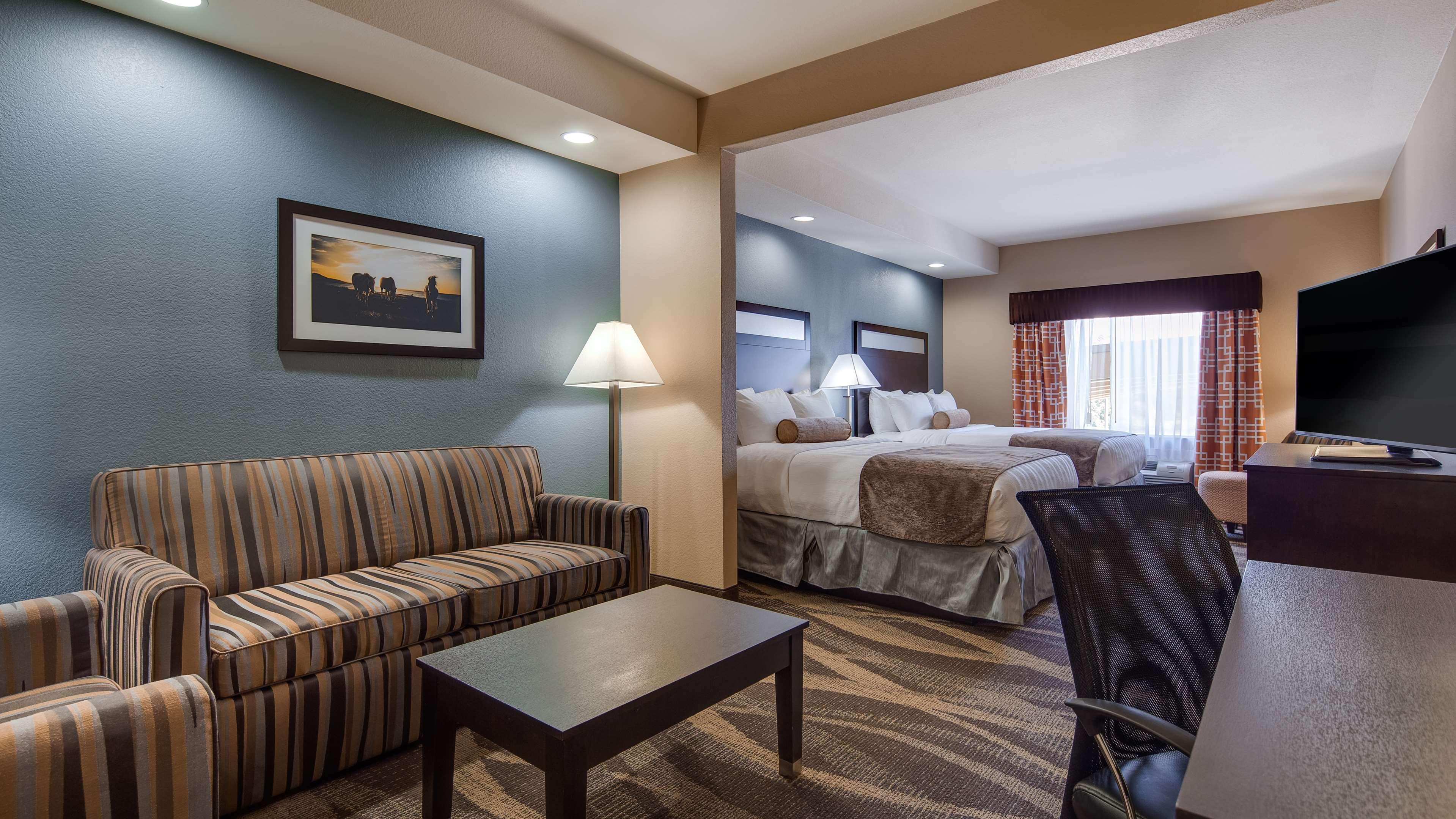Best Western Plus Lake Jackson Inn & Suites Exterior photo