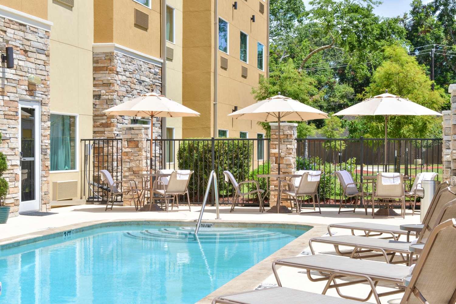 Best Western Plus Lake Jackson Inn & Suites Exterior photo
