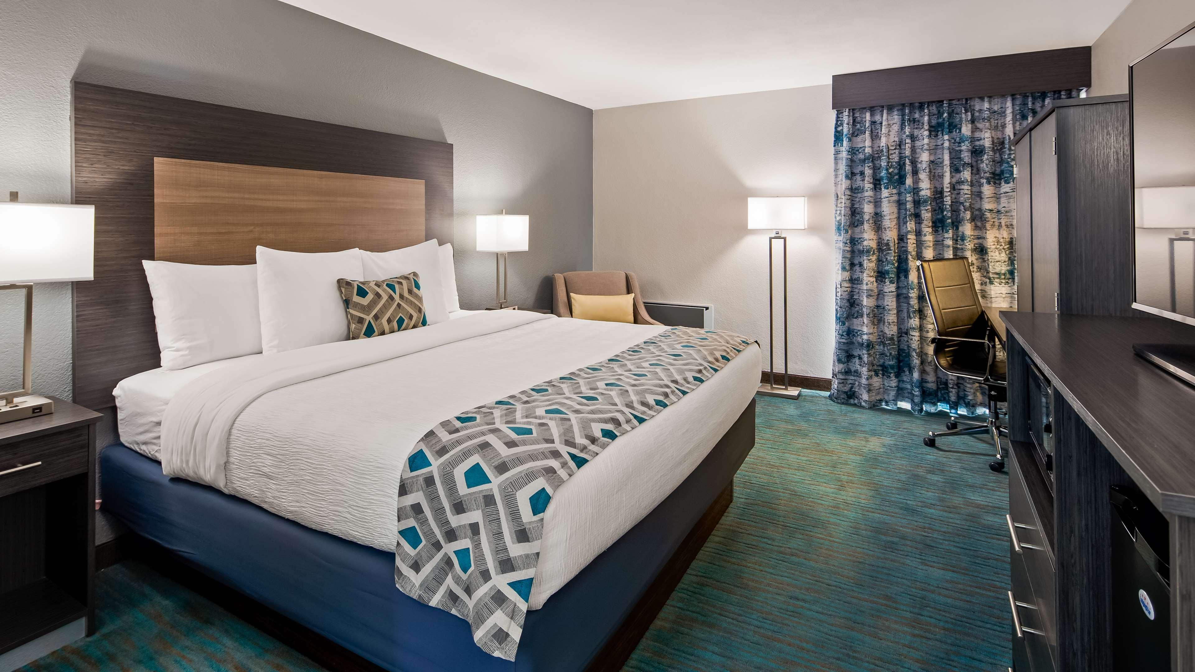 Best Western Plus Lake Jackson Inn & Suites Exterior photo