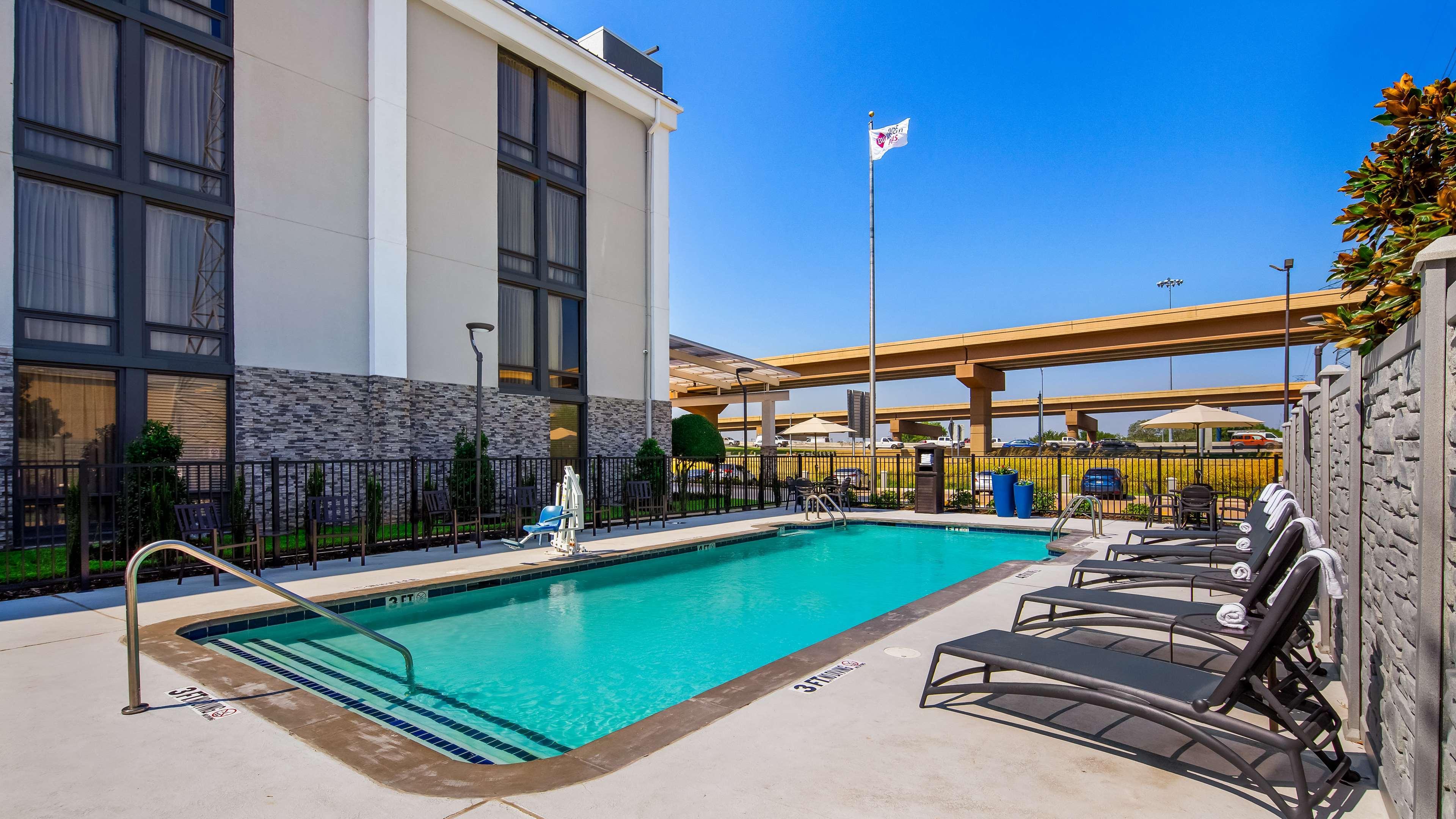 Best Western Plus Lake Jackson Inn & Suites Exterior photo