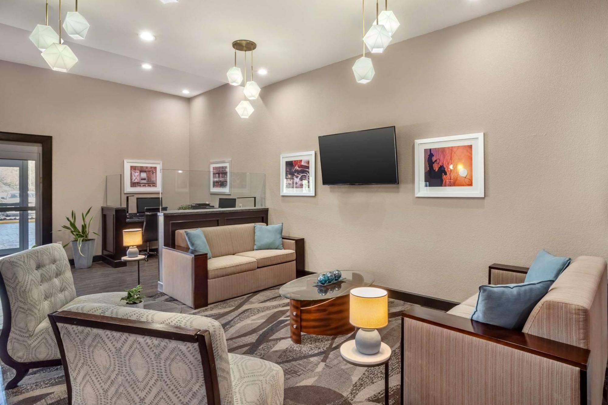 Best Western Plus Lake Jackson Inn & Suites Exterior photo