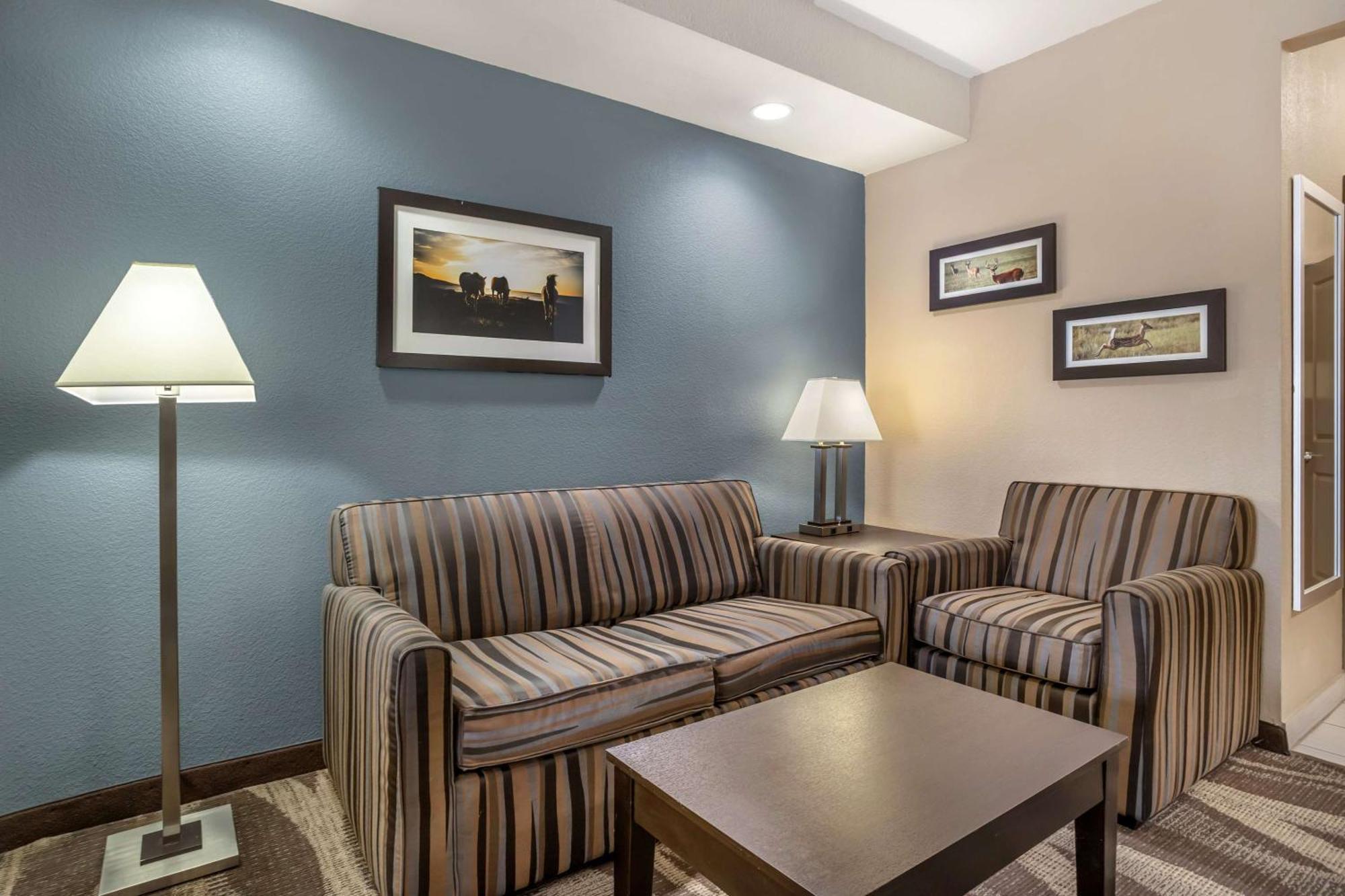 Best Western Plus Lake Jackson Inn & Suites Exterior photo